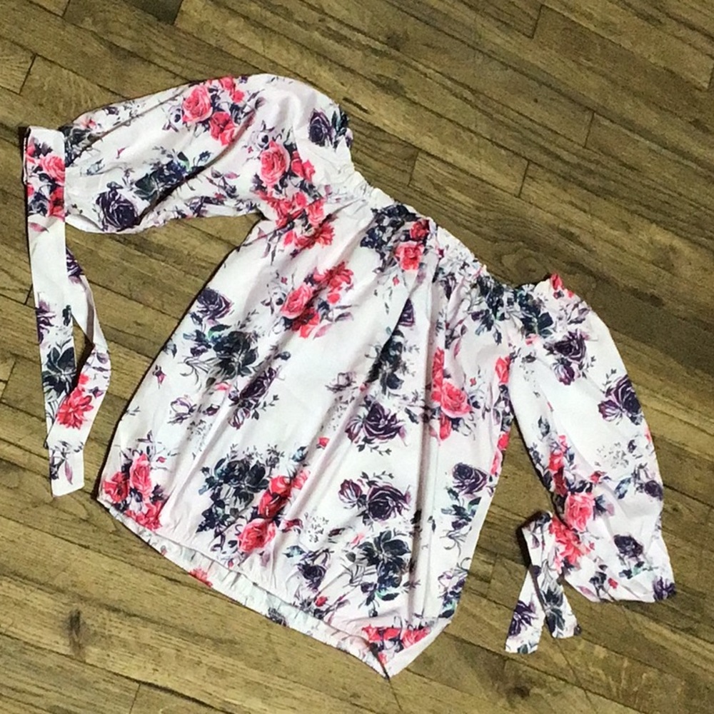 CBR CHIC/ BOUTIQUE/ ROSE  3/4 LENGTH SLEEVE FLORAL BLOUSE